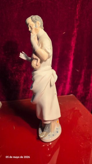 Figura Lladró Comadre Porcelana con Caja