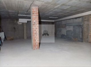 Local comercial en venta en Puerto - Plaza de Toros en Estepona