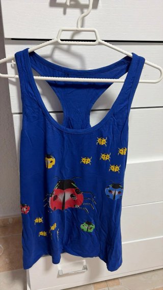 Camiseta tirantes con estampado de mariquitas