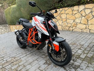 KTM 1290 SuperDuke R 2020