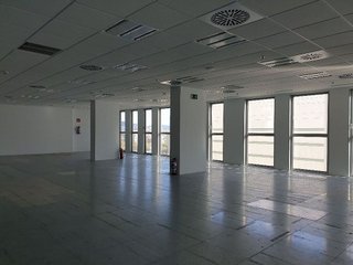 Oficina en alquiler en Porta en Barcelona