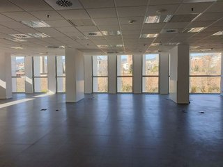 Oficina en alquiler en Porta en Barcelona