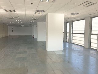 Oficina en alquiler en Porta en Barcelona