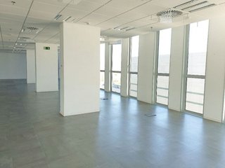 Oficina en alquiler en Porta en Barcelona
