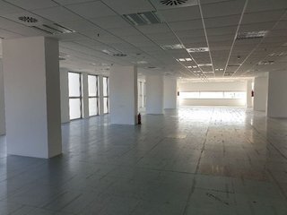 Oficina en alquiler en Porta en Barcelona