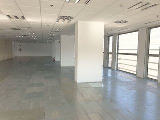 Oficina en alquiler en Porta en Barcelona