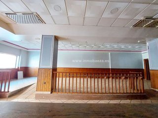 Local comercial en alquiler en Úbeda