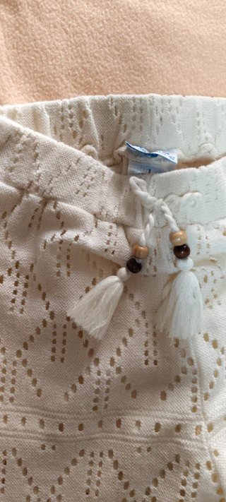 Pantalones beige de crochet