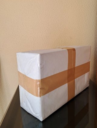 Caja de papel blanca