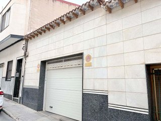Casa en venta en Novelda
