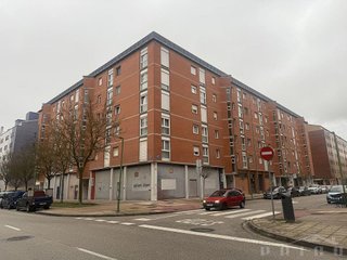 Local comercial en venta en AVE - Villimar en Burgos