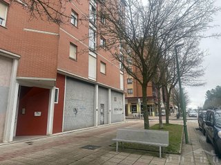 Local comercial en venta en AVE - Villimar en Burgos