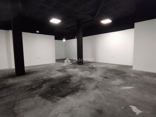 Local comercial en venta en Novelda
