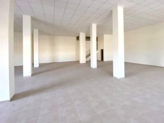 Local comercial en venta en Novelda