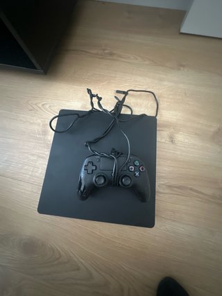 PS4 (PlayStation 4) Nera con controller