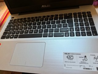 Portátil ASUS Plata y Negro