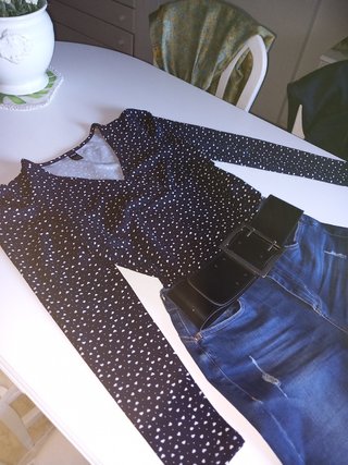 Conjunto: Camiseta, Pantalón y Cinturón