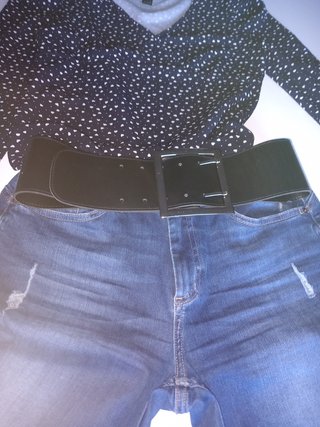 Conjunto: Camiseta, Pantalón y Cinturón