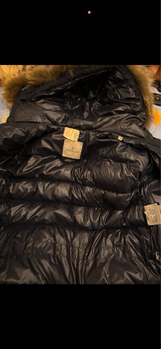 Piumino Moncler Nero con Cappuccio Pelliccia /N5