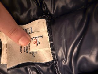 Piumino Moncler Nero con Cappuccio Pelliccia /N5