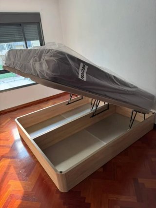 Canapé y colchón nuevos