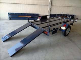 Remolque multiusos con rampas