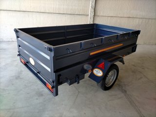 Remolque multiusos con rampas