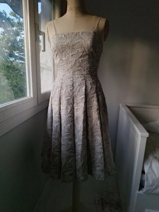 Vestido de fiesta plateado