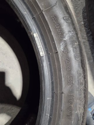Neumáticos de coche 245/45 R18