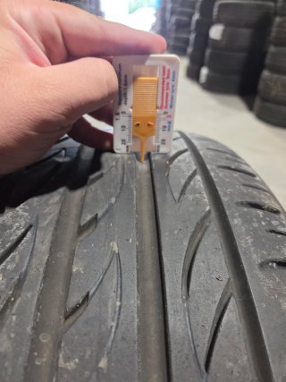 Neumáticos de coche 245/45 R18