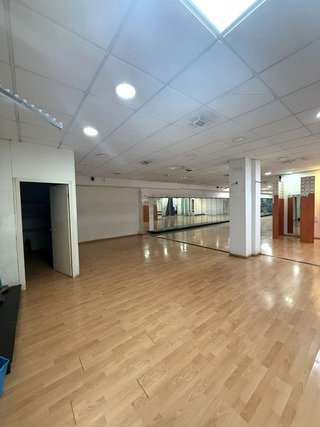 Local comercial en alquiler en Centre en Sant Boi de Llobregat