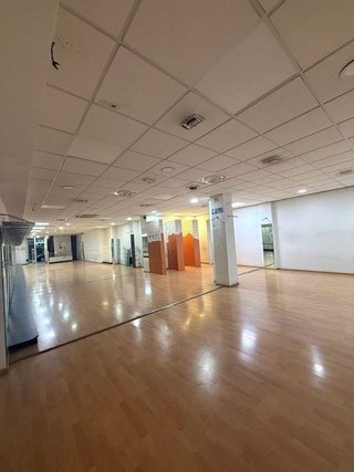 Local comercial en alquiler en Centre en Sant Boi de Llobregat