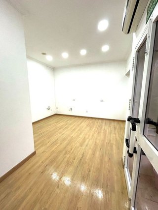 Local comercial en alquiler en Camas