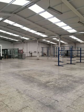 Nave industrial en alquiler en Peñacastillo - Nueva Montaña en Santander