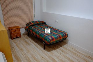 Piso en alquiler en Hospital - Parque sur en Albacete