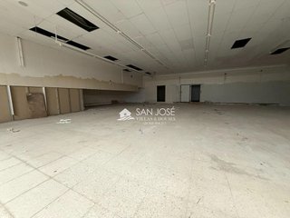 Nave industrial en alquiler en Novelda
