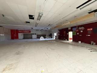 Nave industrial en alquiler en Novelda
