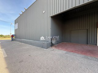Nave industrial en alquiler en Novelda