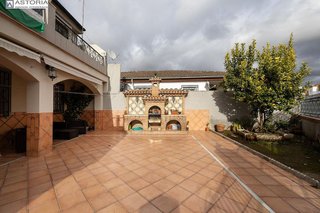 Casa pareada en venta en Zubia (La)
