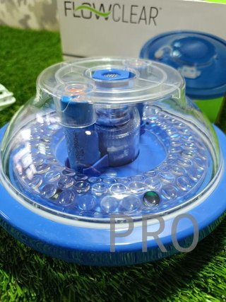 Bestway 58493 - Fuente Flotante Flowclear LED para
