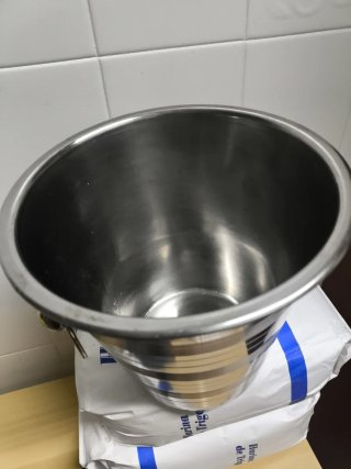 Cubitera de acero inoxidable grande