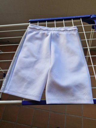 Pantalón corto McKenzie gris y blanco