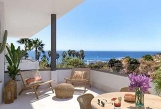 Piso en venta en Calaburra - Chaparral en Mijas
