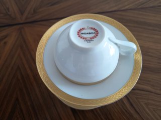 Tazas inusuales blanca y oro