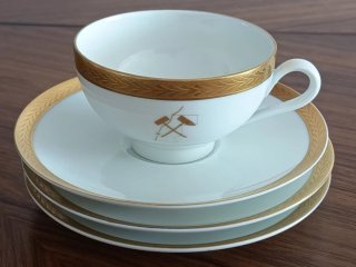 Tazas inusuales blanca y oro