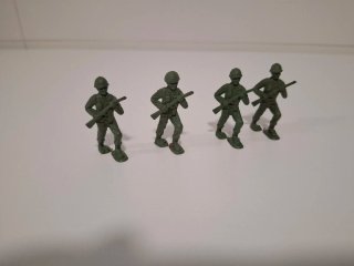 14 Soldados de Plástico Montaplex