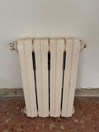 Radiador de hierro fundido color beige