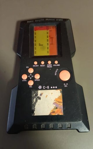 Consola de mano retro videojuegos Pop in One C-6