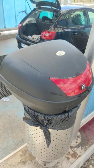 Baúl y Soporte Suzuki Burgman 200 Negro