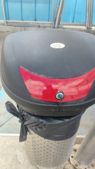 Baúl y Soporte Suzuki Burgman 200 Negro